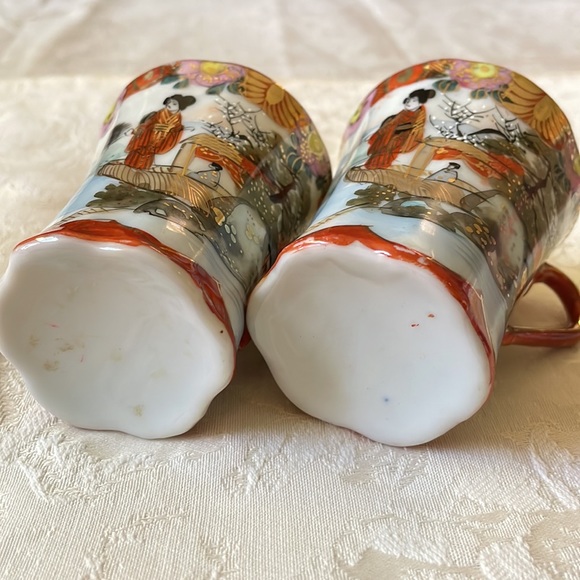 Lot of 2 vintage Japan hand painted demitasse cups - Picture 5 of 9